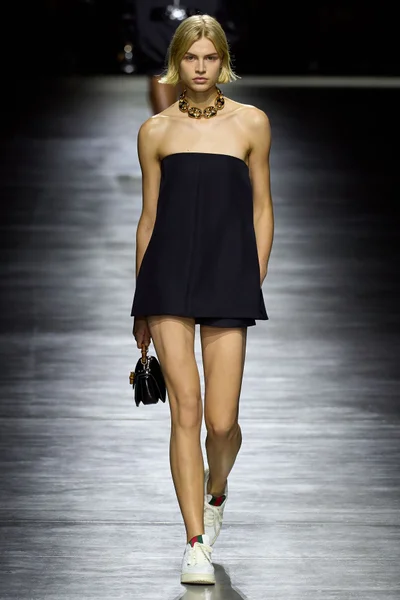 Look 53